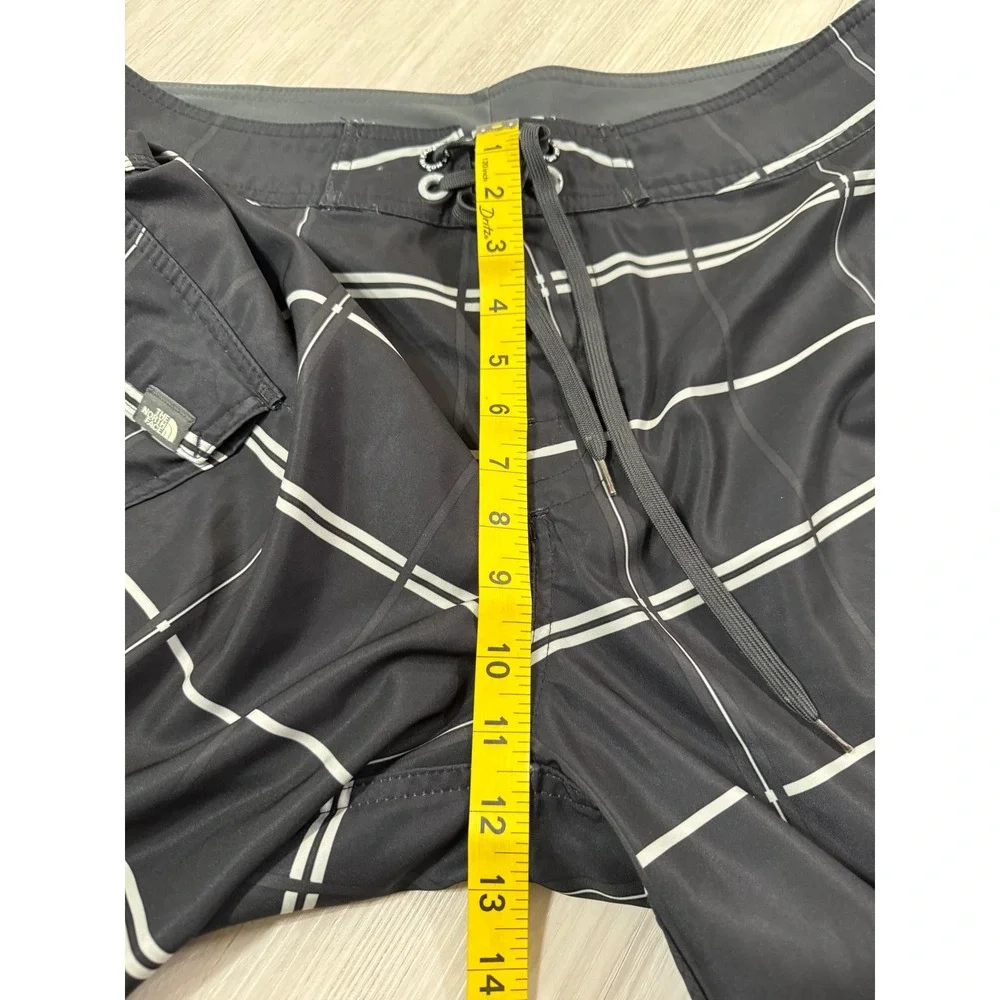 The North Face Mens Black White Grid Board Shorts Swim Trunks Size 34